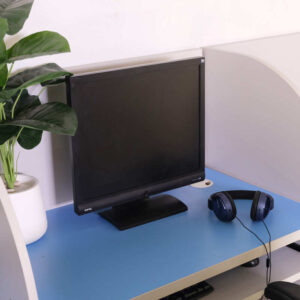 明基电脑屏17.5英寸，型号ET-0005-B，工作正常。