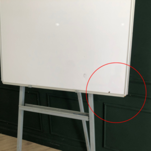 活动挂图 80 x 100 厘米。白板。
