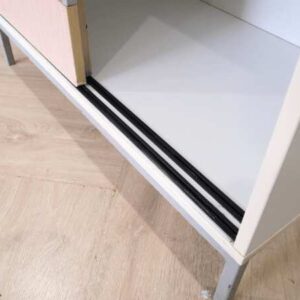 木质文件柜，钢腿，2 个滑动门，Practika 品牌