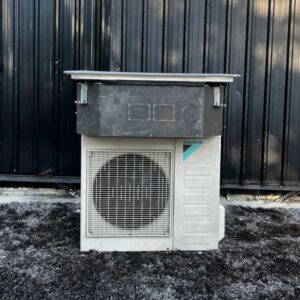 四向空调，大金品牌，型号 FCRN30FXV1S，尺寸 30,000 BTU。