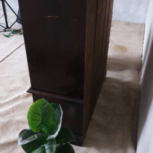 衣柜，实木衣柜，1开门，1抽屉，带镜子。