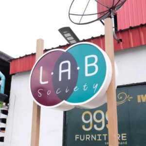 带灯光标志的柜台、1 个储物门