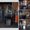 珠宝柜、玻璃柜展示产品高大、方形玻璃门打开黑色木质底座，银色饰边