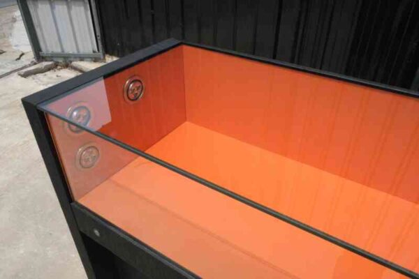 珠宝柜，玻璃展示柜，玻璃制品展示柜，木框，黑橙色，2门开。