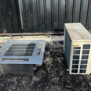 四向空调，大金品牌，型号 RN18CXV1S2，尺寸 18,000 BTU。