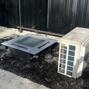 四向空调，大金品牌，型号 RN18CXV1S2，尺寸 18,000 BTU。