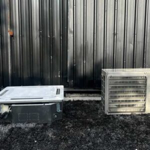 四向空调，大金品牌，型号 RN18CXV1S2，尺寸 18,000 BTU。
