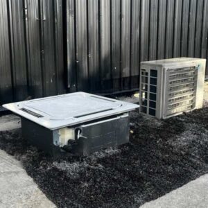 四向空调，大金品牌，型号 RN18CXV1S2，尺寸 18,000 BTU。