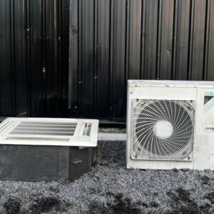 四向空调，大金品牌，型号 FHC24NUV2S，尺寸 24,000 BTU。