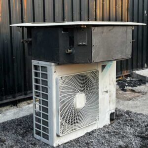 四向空调，大金品牌，型号 FHC24NUV2S，尺寸 24,000 BTU。