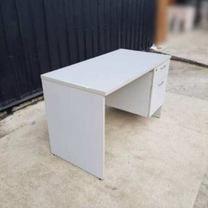 带 2 个抽屉的书桌 120 x 60 厘米