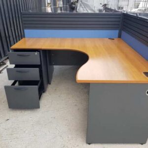 Rockworth 品牌 4 座组合工作桌