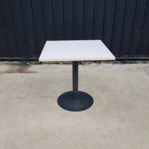 木桌，钢腿，75x75 厘米