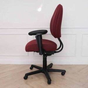 Steelcase Criterion Plus Size，超大 Steelcase 工作椅。_BMVWP8041R_5FJDPKGS8V_0C92RP5FCO