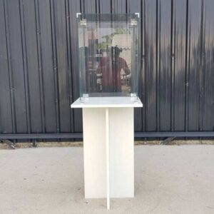 白色木质玻璃门展示柜