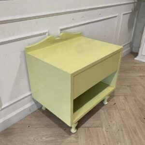 路易斯风格床头柜，奶油黄色，1 个抽屉床头柜_2HV2X8Z0HN