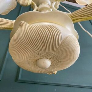 吊灯，玻璃吊灯，莲花花瓣造型，奶油色