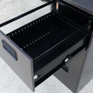 钢制文件柜，3 个抽屉，灰色，UB-Haworth 品牌。_4EVEA8U383