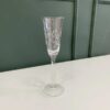 来自 Source Perrier 系列的水果形香槟杯，杯口饰有藤蔓图案，嵌套式设计。