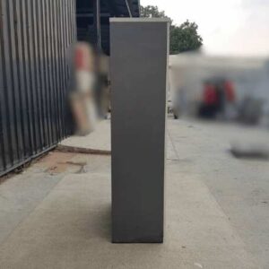 行政衣架，2 个门，浅灰色，内部 1 个抽屉。_IQ1VH7GHJ5_4WEJZLAVGI