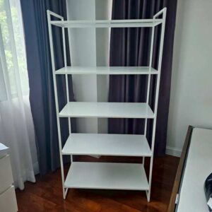 白色金屬層架單元，宜家 JONAXEL 型號。(1)