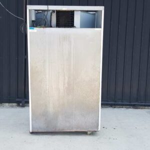 SANDEN INTERCOOL 双门不锈钢冷冻柜，型号 YPM-110P