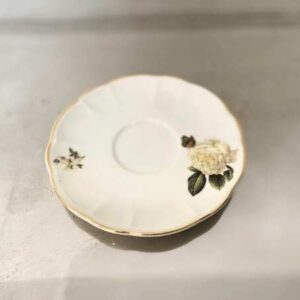 一套 4 个咖啡杯，花卉图案，白色