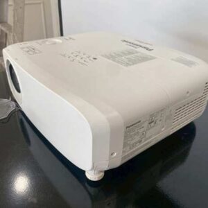 投影机品牌：松下，型号：PT-VZ580 WUXGA_76JPCARX1I
