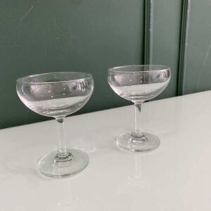 宽形香槟杯，宜家 Storhet 型号。