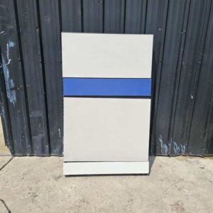 双层隔断，完全不透明。