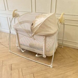 电动婴儿摇椅，Cradle Max品牌。