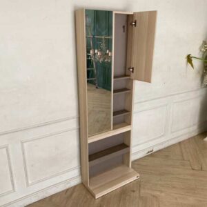 米白色木质梳妆台，S.B.FURNITURE品牌。