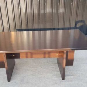 深啡色木製會議桌，200CM