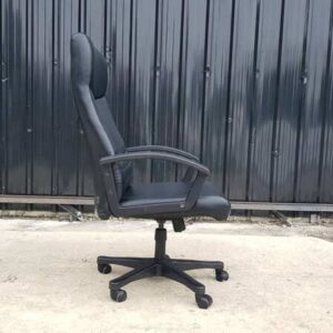 行政办公椅，黑色皮革坐垫