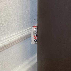 3 座 L 型转角沙发，黑色皮革靠垫，Koncept 品牌