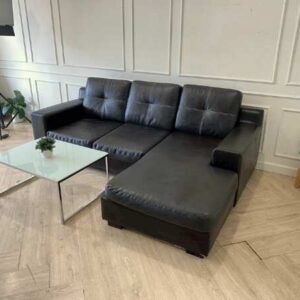 3 座 L 型转角沙发，黑色皮革靠垫，Koncept 品牌