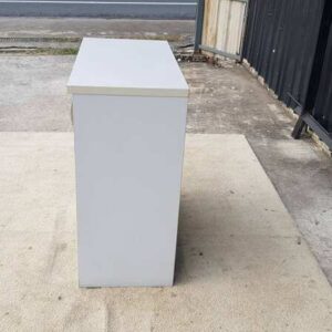 双门滑动文件柜，白色木质框架，TAIYO品牌