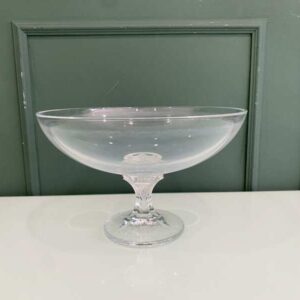 带柄的敞口杯