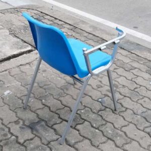 蓝色演讲椅，灰色腿_I2GKOL3W1G