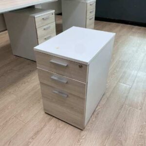 灰色三抽屉移动柜，带轮子