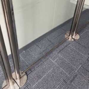走道隔断、不锈钢杆、玻璃板_L22FSQDZWE