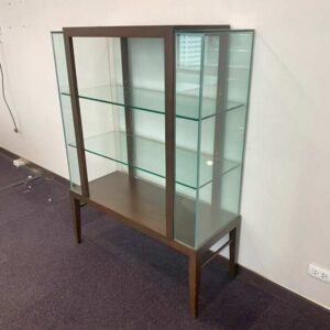 三层玻璃展示柜，木框