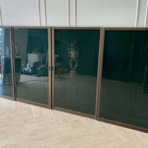带固定面板的滑动玻璃门 371 x 162 厘米