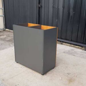 洛克沃斯（Rockworth）品牌双门双隔间文件柜，灰棕色
