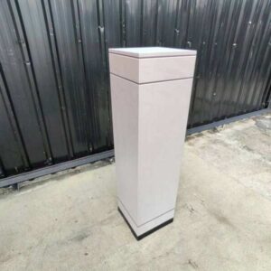 灰色展示架 / 产品展示架