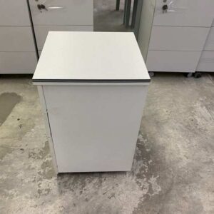 白色三抽屉移动柜
