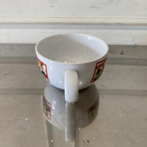 坎贝尔牌带把手陶瓷汤碗。