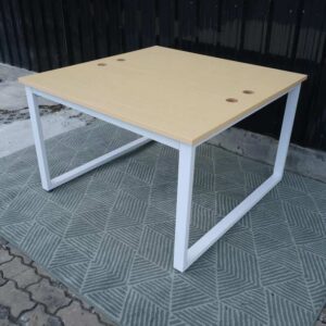 办公桌,4人座,木纹桌面,白钢腿,尺寸1.20米。_U997AHYH23