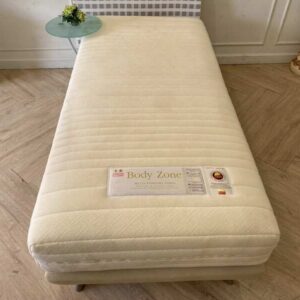 SLUMBERLAND 出品的 3.5 英尺 Body Zone 床垫。