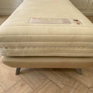 SLUMBERLAND 出品的 3.5 英尺 Body Zone 床垫。
